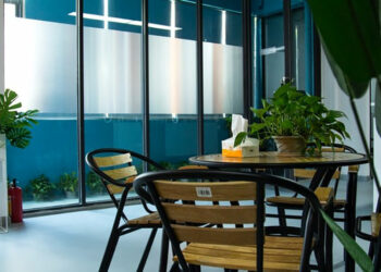 Comment diviser votre maison avec ou sans murs de construction