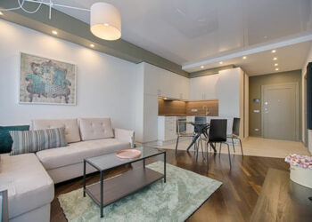 Conseils de design d&rsquo;intérieur : nettoyez et restaurez vos meubles en 8 étapes