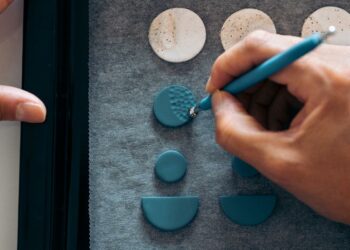 Boucles d’oreilles en argile séchant à l’air [All You Need To Know]