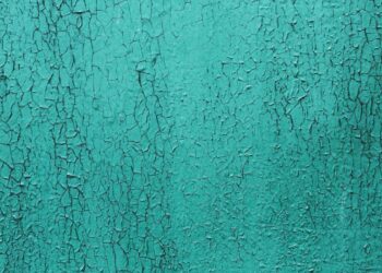 Comment peindre sur de la peinture écaillée sur du béton