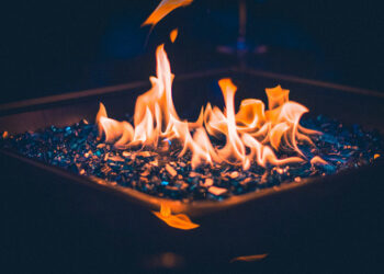 Devriez-vous envisager des foyers sur mesure dans votre maison ?  Découvrons-le