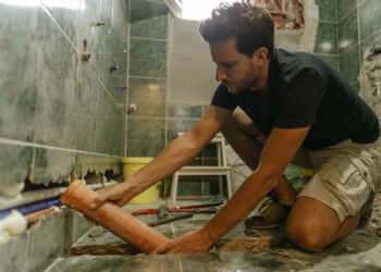 Répartition des carreaux de salle de bain : une approche de bricolage pour le carrelage de la salle de bain