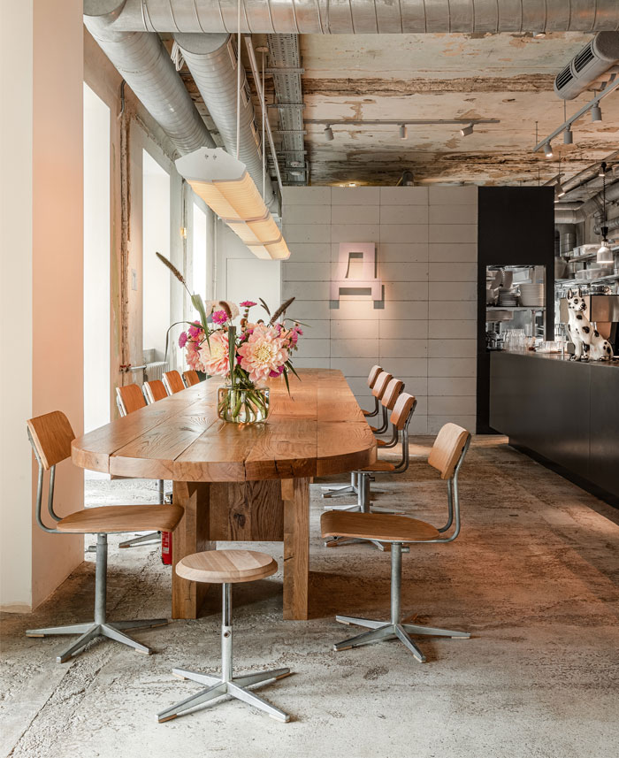 dyletant café balbek bureau 15