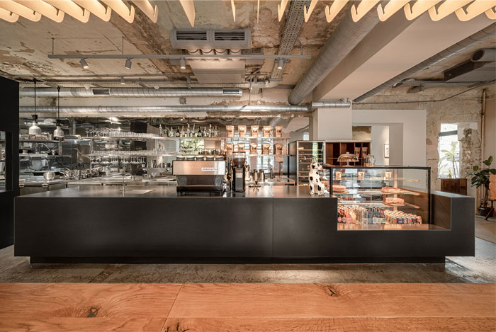 dyletant café balbek bureau 13