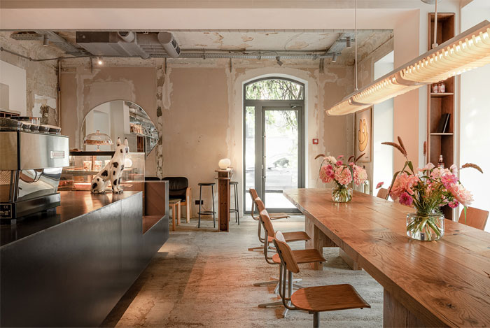 dyletant café balbek bureau 9