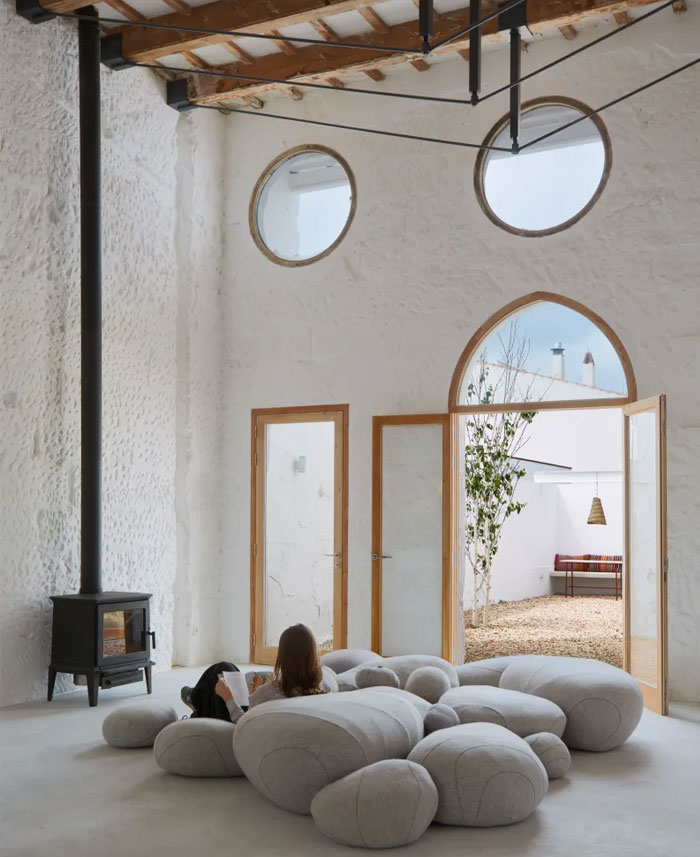 Un espace de retraite alternatif à Minorque, Espagne anna truyol artchimboldi 4