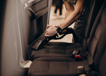 Comment nettoyer les housses de siège de voiture |  Ce que vous devez savoir