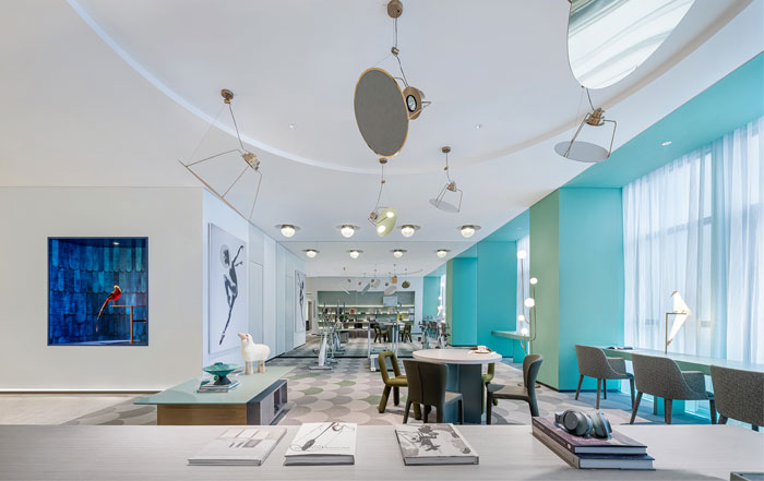 Un espace de travail et de vie qui présente un style de vie simple aux jeunes citadins espace de travail 2