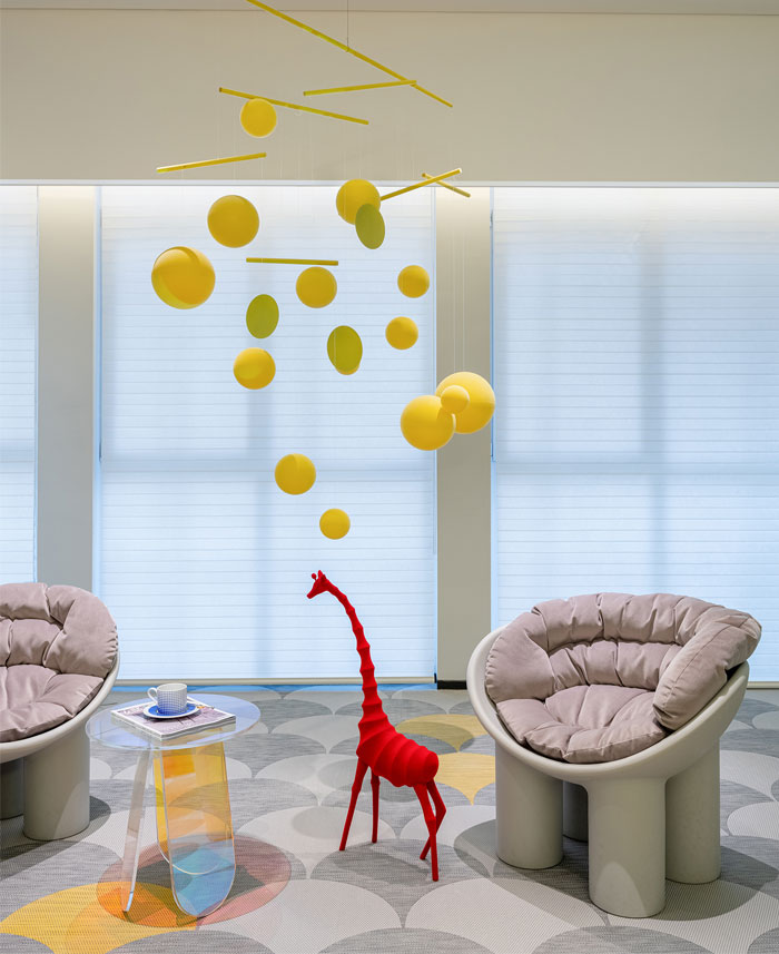 Un espace de travail et de vie qui présente un style de vie simple aux jeunes citadins espace de travail 4