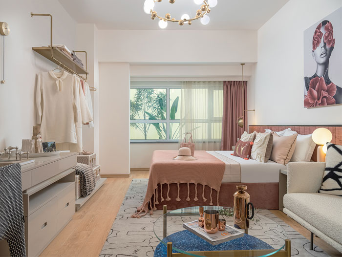 Un espace de travail et de vie qui présente un style de vie simple aux jeunes citadins espace de vie de travail 5