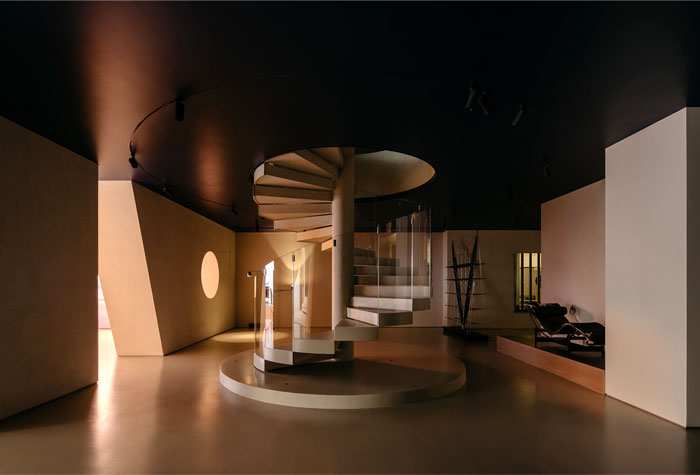 Salle d'exposition Cassina, Ningbo par OUTIN. MOTIF salle d'exposition cassina ningbo 11