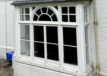 Méthode et matériaux traditionnels de restauration des fenêtres à guillotine