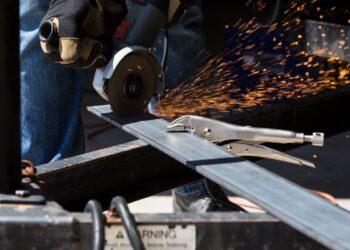 Comment utiliser une meuleuse d’angle ?  |  Tout ce que tu dois savoir