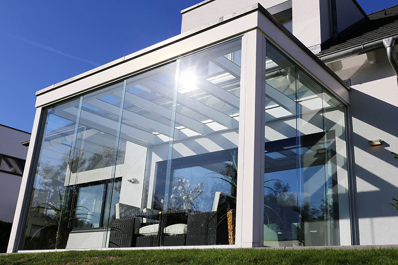 AdobeStock_220767676 5 idées d'extensions en verre qui transformeront votre maison