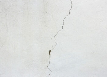 Comment réparer une fissure au plafond