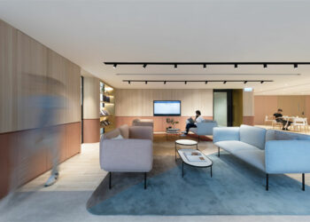 Molding Talent for Luxury Retail Academy par Bean Buro