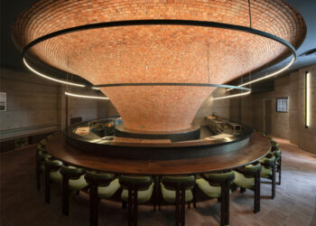 Biiird Yakitori par la conception du club bigER