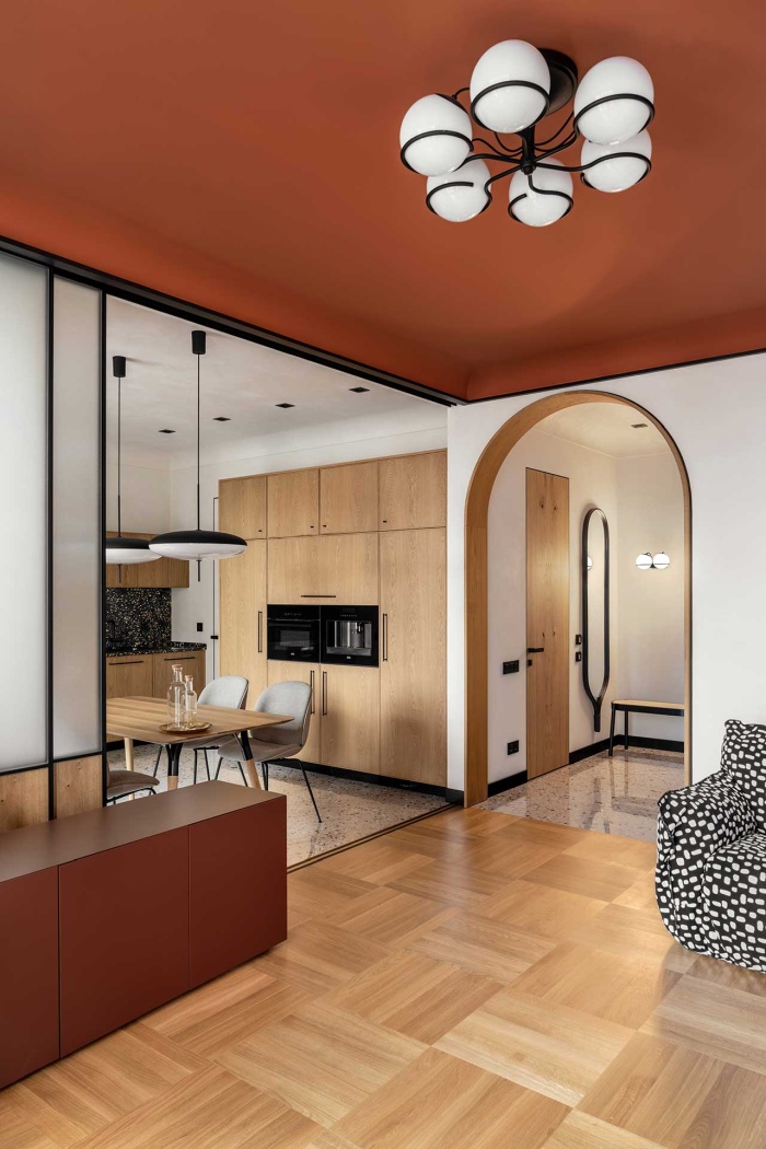 appartement moderne plafonds en terre cuite meubles en bois sol en terrazzo 003