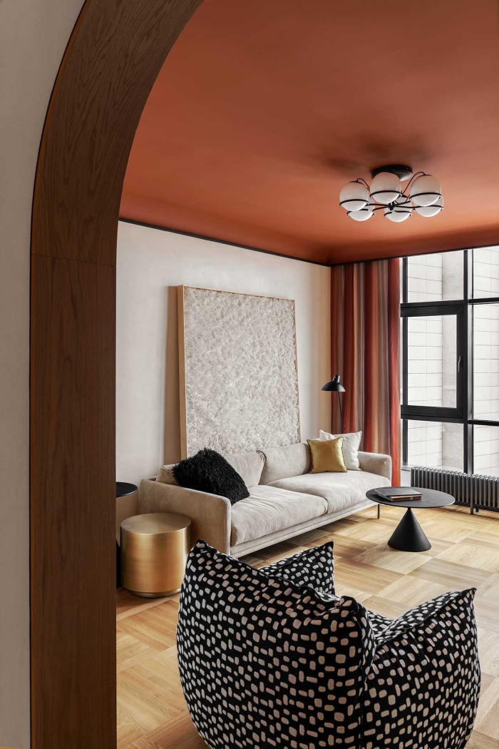appartement moderne plafonds en terre cuite meubles en bois sol en terrazzo 023
