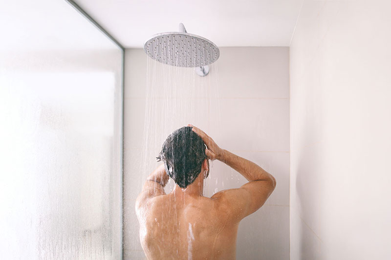 AdobeStock_219749465 6 façons d'améliorer votre douche pour une escapade relaxante